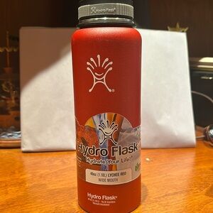 Brand new never used 40oz Red Hydro Flask